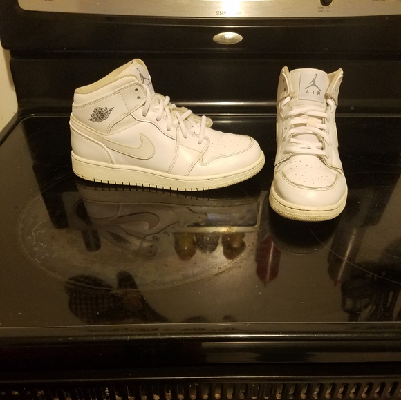 Retro womans jordans - Picture 2 of 2